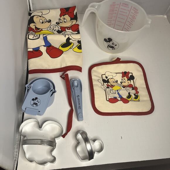 Vintage Walt Disney Mickey Minnie Mouse Cooking Apron Pot Holder Cooking Items - Picture 1 of 11